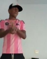 致敬？亚马尔社媒晒视频跳尬舞，身穿梅西的迈阿密国际球衣