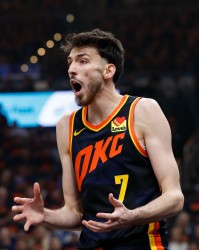 九游体育在线直播、九游体育足球直播、nba直播、电竞直播平台、九游体育赛事视频、体育直播平台-15+8也能行？肯扬·马丁节目中震惊于霍姆格伦超大合同